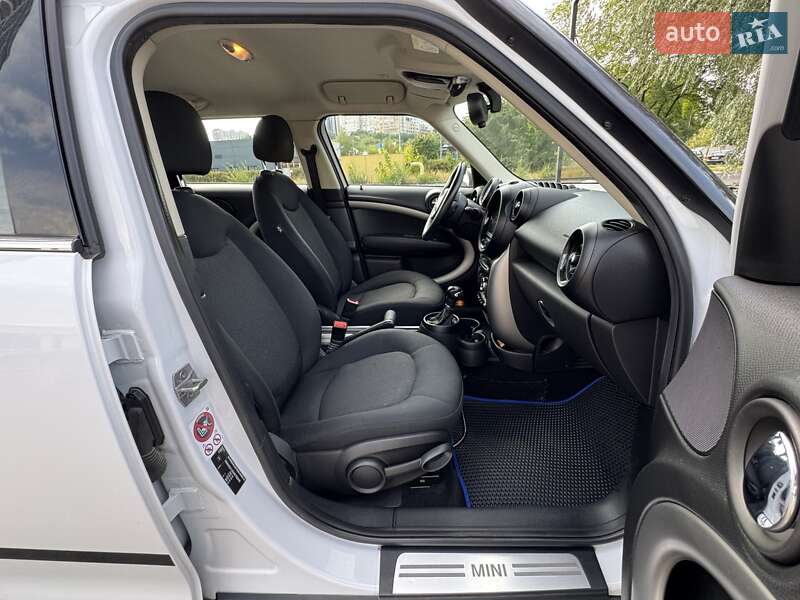 Внедорожник / Кроссовер MINI Countryman 2015 в Днепре фото 15 Внедорожник / Кроссовер MINI Countryman 2015 в Днепре
