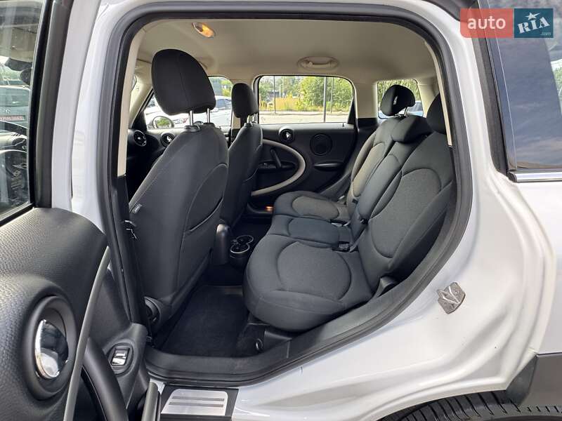 Внедорожник / Кроссовер MINI Countryman 2015 в Днепре фото 35 Внедорожник / Кроссовер MINI Countryman 2015 в Днепре
