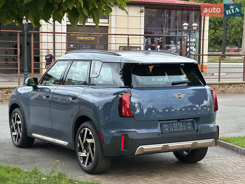 Внедорожник / Кроссовер MINI Countryman 2024 в Киеве