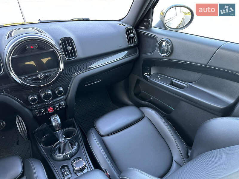 Хэтчбек MINI Countryman 2017 в Черновцах