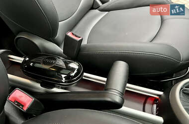 Позашляховик / Кросовер MINI Countryman 2012 в  фото 46 Позашляховик / Кросовер MINI Countryman 2012 в