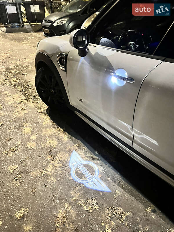 Хэтчбек MINI Countryman 2017 в Львове