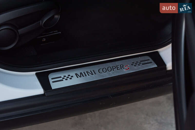 Внедорожник / Кроссовер MINI Countryman 2015 в Черкассах