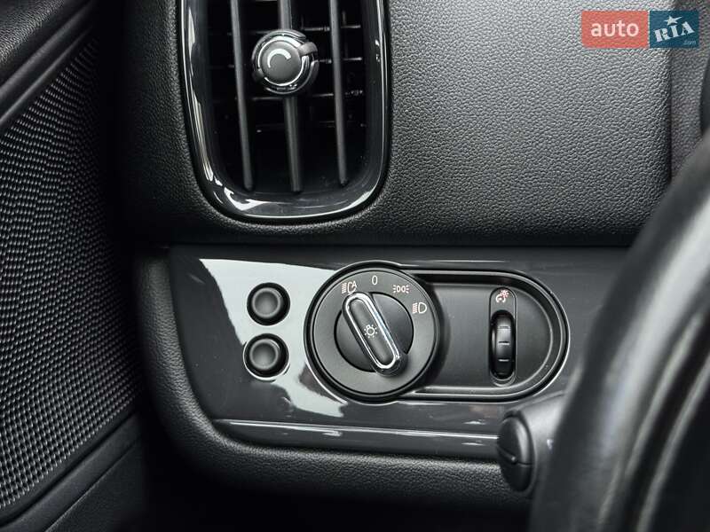 Хэтчбек MINI Countryman 2019 в Киеве