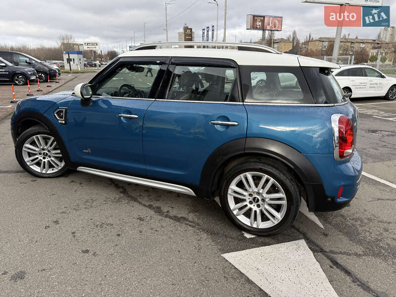 Хэтчбек MINI Countryman 2019 в Киеве