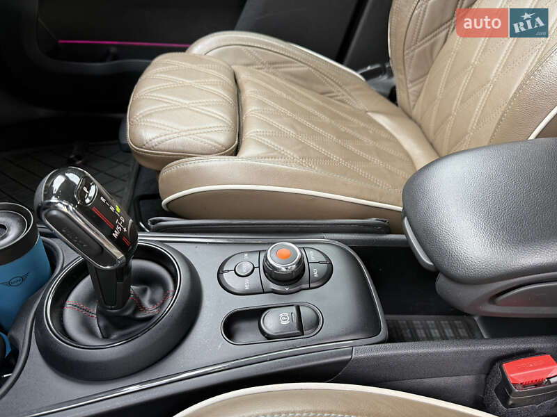 Хэтчбек MINI Countryman 2019 в Киеве