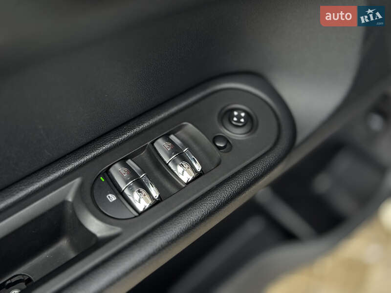 Хэтчбек MINI Countryman 2019 в Киеве фото 21 Хэтчбек MINI Countryman 2019 в Киеве