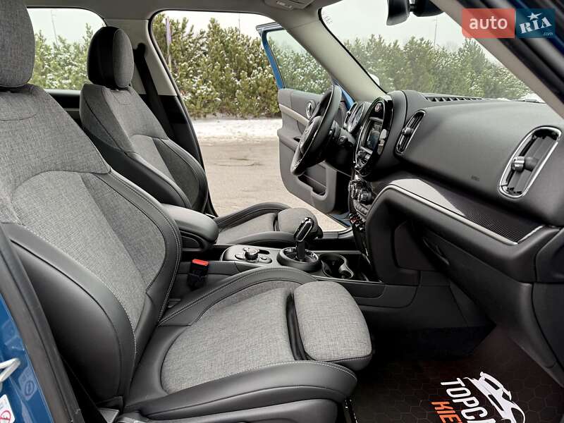 Хэтчбек MINI Countryman 2019 в Киеве фото 37 Хэтчбек MINI Countryman 2019 в Киеве