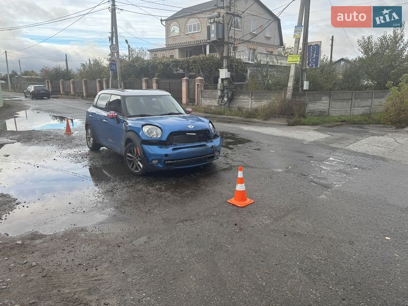 Внедорожник / Кроссовер MINI Countryman 2013 в Киеве