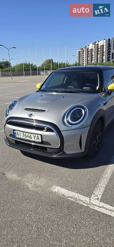 Хэтчбек MINI Electric 2023 в Киеве