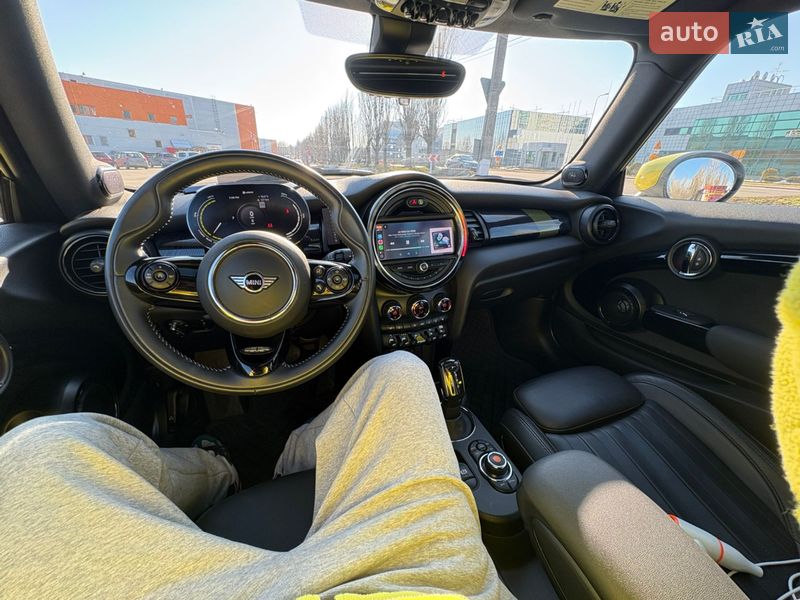Хэтчбек MINI Electric 2020 в Киеве