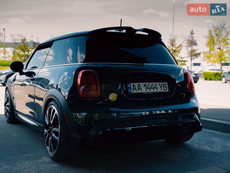 Хэтчбек MINI Electric 2021 в Киеве