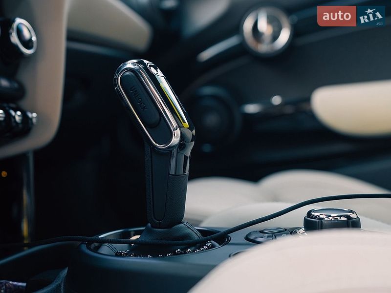 Хэтчбек MINI Electric 2021 в Киеве
