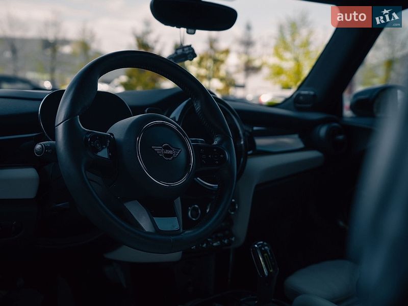 Хэтчбек MINI Electric 2021 в Киеве