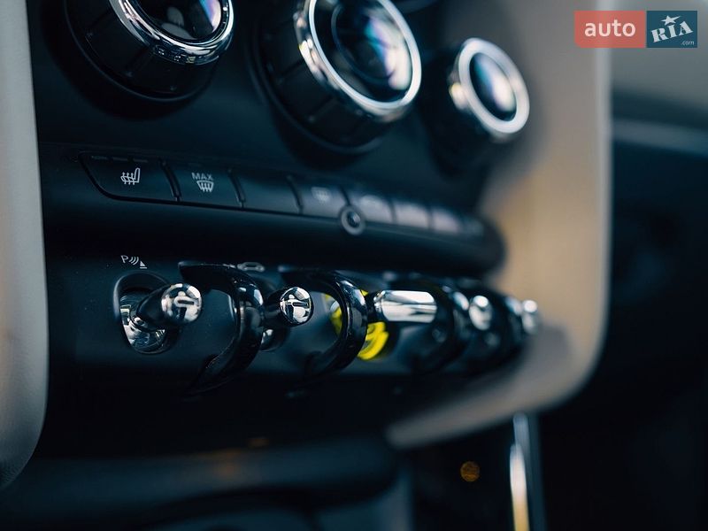 Хэтчбек MINI Electric 2021 в Киеве
