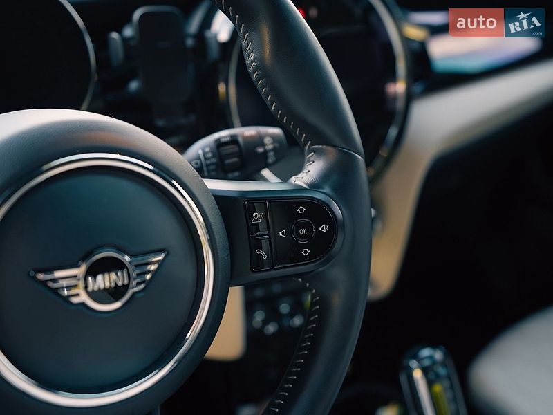 Хэтчбек MINI Electric 2021 в Киеве