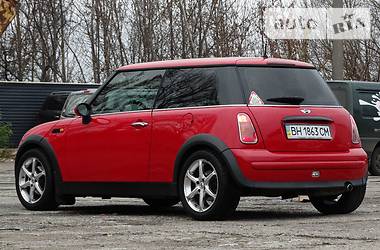 Хэтчбек MINI Hatch 2004 в Одессе