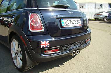 Хэтчбек MINI Hatch 2013 в Киеве