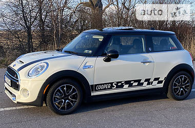 Хетчбек MINI Hatch 2014 в 