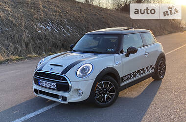 Хетчбек MINI Hatch 2014 в 