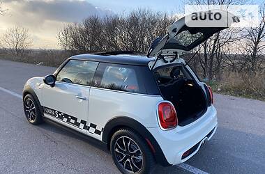 Хетчбек MINI Hatch 2014 в 