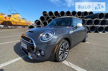 Купе MINI Hatch 2019 в 