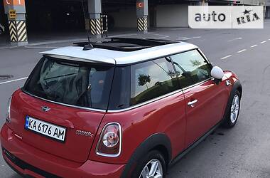 Хэтчбек MINI Hatch 2013 в Киеве