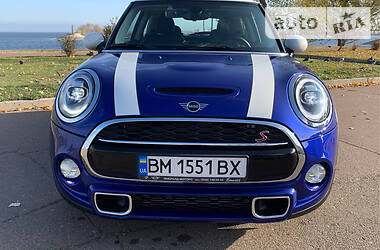 Купе MINI Hatch 2018 в Киеве