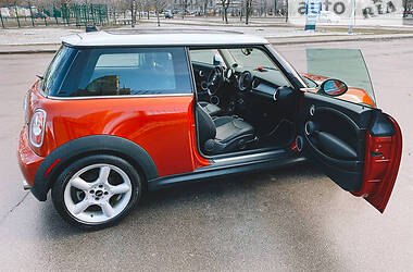 Хэтчбек MINI Hatch 2011 в 
