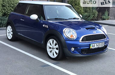 Хэтчбек MINI Hatch 2012 в Киеве