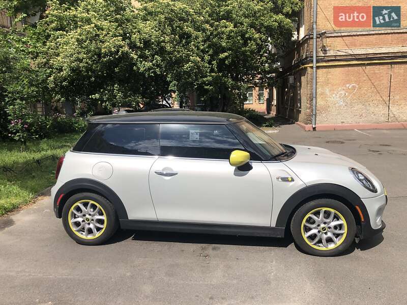 Хетчбек MINI Hatch 2020 в Києві