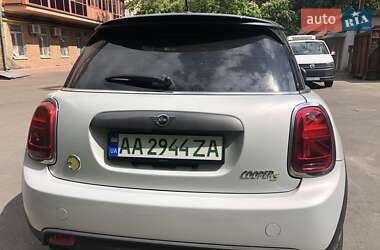 Хэтчбек MINI Hatch 2020 в Киеве