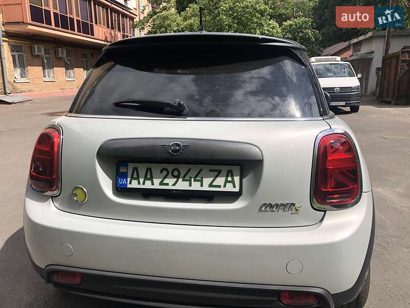 Хэтчбек MINI Hatch 2020 в Киеве