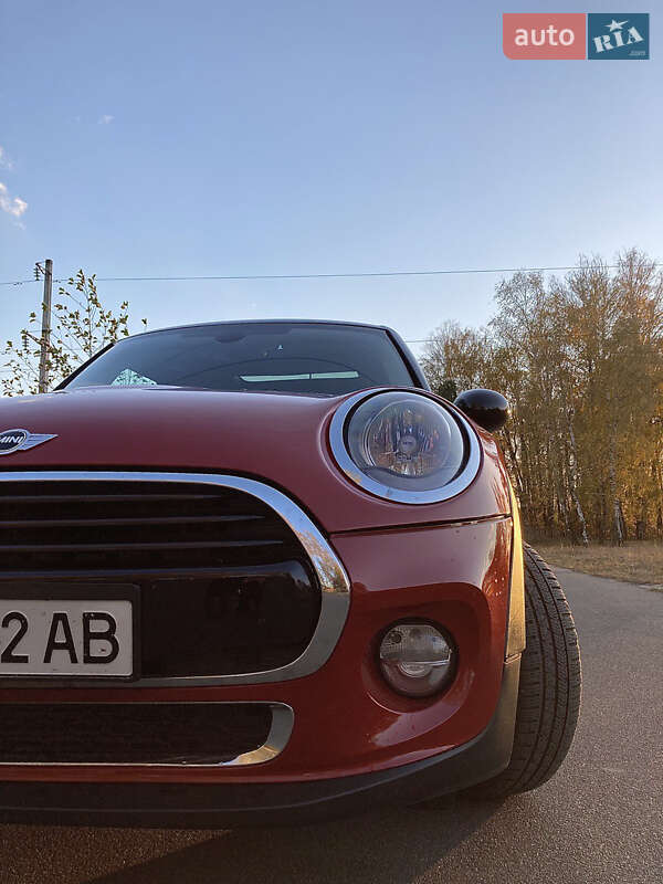 Хэтчбек MINI Hatch 2015 в Киеве