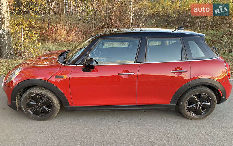 Хэтчбек MINI Hatch 2015 в Киеве