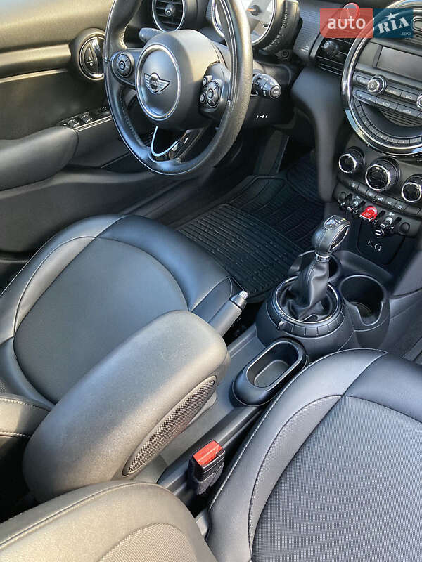 Хэтчбек MINI Hatch 2015 в Киеве