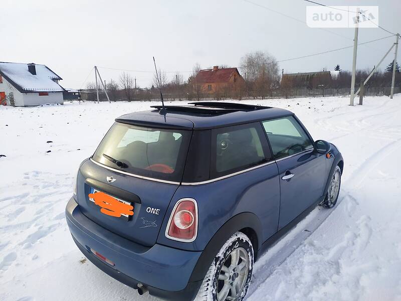 Хэтчбек MINI Hatch 2010 в Полтаве