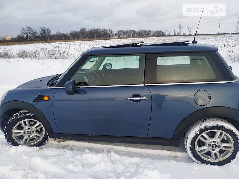 Хэтчбек MINI Hatch 2010 в Полтаве