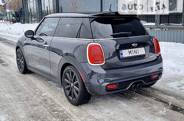 Хэтчбек MINI Hatch 2014 в Киеве