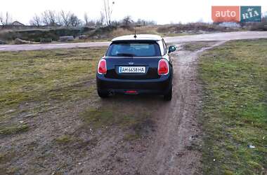 Хэтчбек MINI Hatch 2018 в Киеве