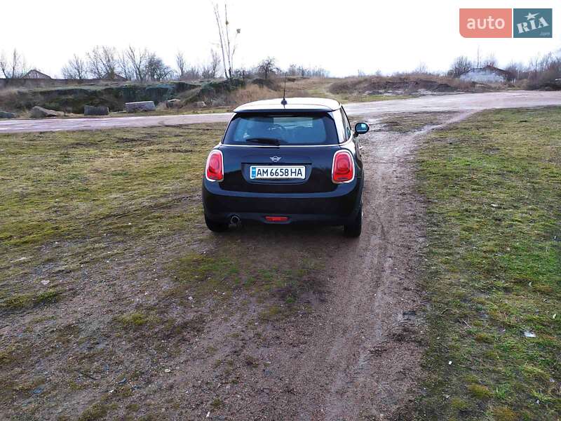 Хетчбек MINI Hatch 2018 в Києві