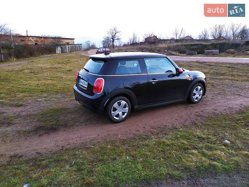 Хетчбек MINI Hatch 2018 в Києві