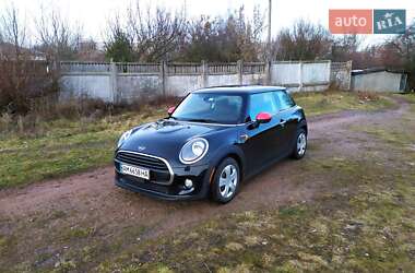 Хэтчбек MINI Hatch 2018 в Киеве