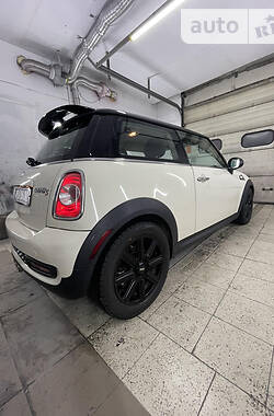 Хэтчбек MINI Hatch 2012 в Львове