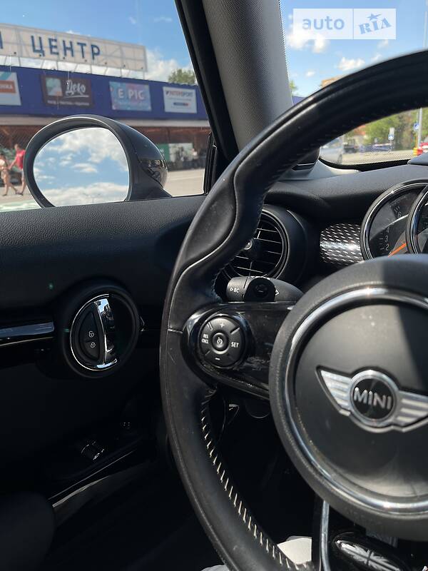 Хэтчбек MINI Hatch 2016 в Ивано-Франковске