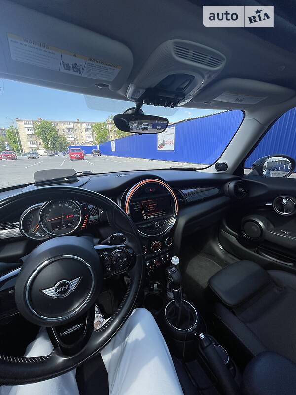 Хэтчбек MINI Hatch 2016 в Ивано-Франковске
