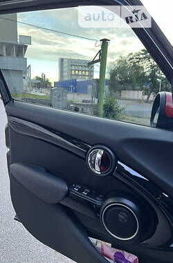 Хетчбек MINI Hatch 2014 в 