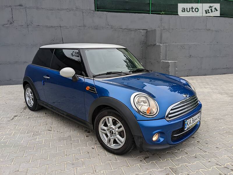 Хэтчбек MINI Hatch 2013 в Киеве