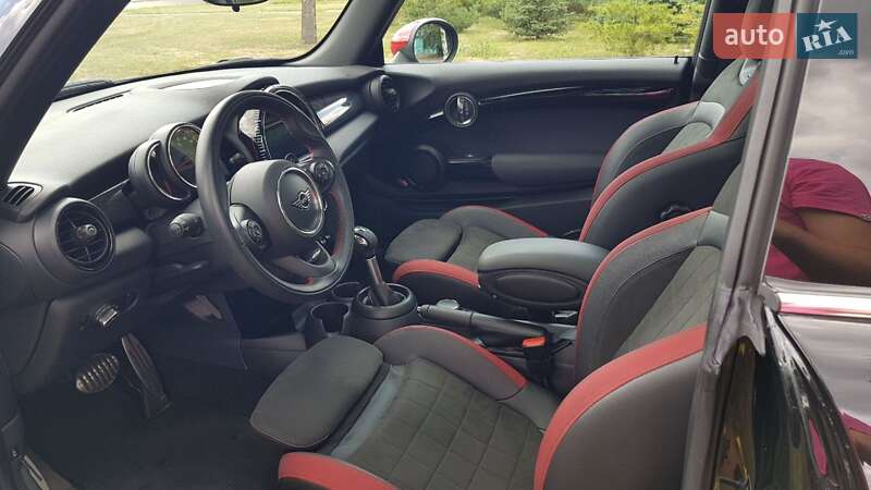 Хетчбек MINI Hatch 2018 в Києві