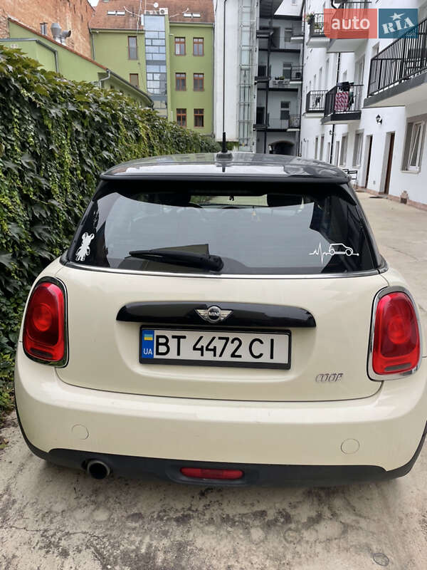 Хетчбек MINI Hatch 2017 в Ужгороді